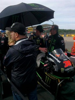 Bradley Smith and his manager Randy Mamola on the grid, Silverstone 2013